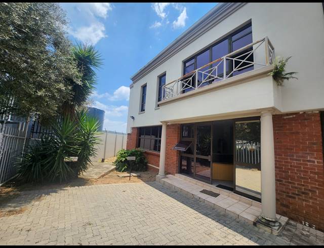 1,600M² WAREHOUSE TO LET IN LINBRO PARK